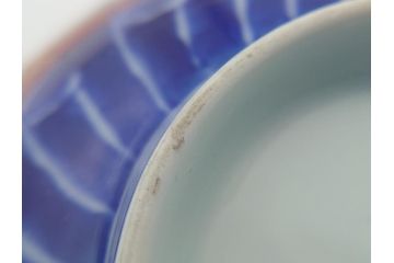 上手物　幕末〜明治期　成化年製　伊万里焼　色絵　金襴手　染付　金彩　花蝶図　鶴　4.4寸　約13cm　色彩豊かな絵付けで食卓が明るくなる蓋付き茶碗3客セット(和食器、和皿、四寸四分)(R-062333)