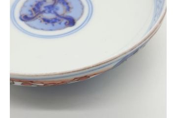 上手物　幕末〜明治期　成化年製　伊万里焼　色絵　金襴手　染付　金彩　花蝶図　鶴　4.4寸　約13cm　色彩豊かな絵付けで食卓が明るくなる蓋付き茶碗2客セット(和食器、和皿、四寸四分)(R-062342)