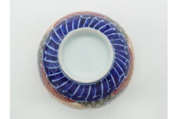 上手物　幕末〜明治期　成化年製　伊万里焼　色絵　金襴手　染付　金彩　花蝶図　鶴　4.4寸　約13cm　色彩豊かな絵付けで食卓が明るくなる蓋付き茶碗2客セット(和食器、和皿、四寸四分)(R-062342)