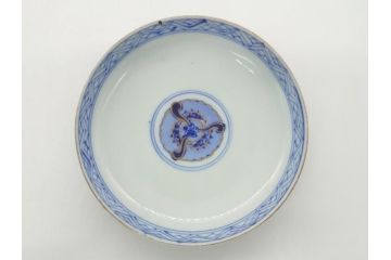 上手物　幕末〜明治期　成化年製　伊万里焼　色絵　金襴手　染付　金彩　花蝶図　鶴　4.4寸　約13cm　色彩豊かな絵付けで食卓が明るくなる蓋付き茶碗3客セット(和食器、和皿、四寸四分)(R-062343)