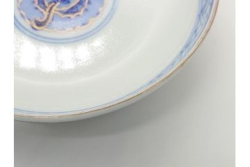 上手物　幕末〜明治期　成化年製　伊万里焼　色絵　金襴手　染付　金彩　花蝶図　鶴　4.4寸　約13cm　色彩豊かな絵付けで食卓が明るくなる蓋付き茶碗3客セット(和食器、和皿、四寸四分)(R-062343)