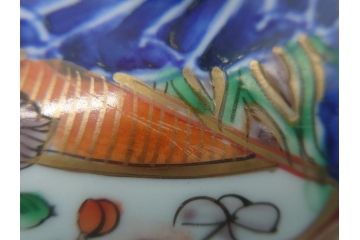 上手物　幕末〜明治期　成化年製　伊万里焼　色絵　金襴手　染付　金彩　花蝶図　鶴　4.4寸　約13cm　色彩豊かな絵付けで食卓が明るくなる蓋付き茶碗3客セット(和食器、和皿、四寸四分)(R-062343)
