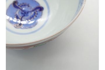 上手物　幕末〜明治期　成化年製　伊万里焼　色絵　金襴手　染付　金彩　花蝶図　鶴　4.4寸　約13cm　色彩豊かな絵付けで食卓が明るくなる蓋付き茶碗3客セット(和食器、和皿、四寸四分)(R-062343)