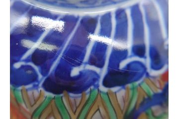 上手物　幕末〜明治期　成化年製　伊万里焼　色絵　金襴手　染付　金彩　花蝶図　鶴　4.4寸　約13cm　色彩豊かな絵付けで食卓が明るくなる蓋付き茶碗3客セット(和食器、和皿、四寸四分)(R-062343)