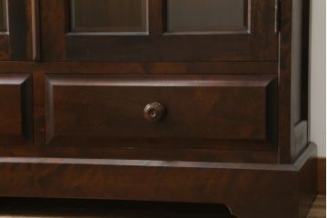 中古　北海道民芸家具　和洋どちらのお部屋にも馴染むブックケース(本箱、書棚、収納棚、キャビネット、飾り棚)(R-062355)