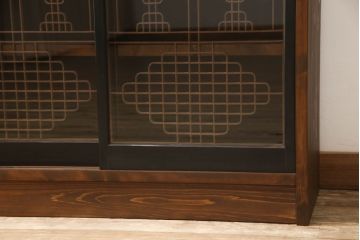 ラフジュ工房オリジナル　古建具リメイク　特徴的な組子が目を引く収納棚(戸棚、飾り棚、キャビネット)(R-062357)