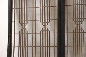 ラフジュ工房オリジナル　古建具リメイク　特徴的な組子が目を引く収納棚(戸棚、飾り棚、キャビネット)(R-062357)