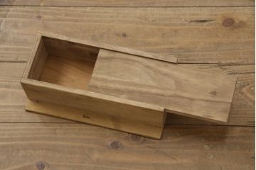 和製アンティーク　中部桐材　小引き出し4杯付きが珍しい!!変わり型の佐渡箪笥ローボード(八幡箪笥、衣装タンス、引き出し、時代箪笥、収納たんす、ローチェスト)(R-062367)