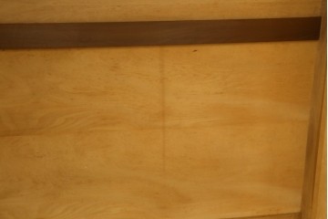 中古　美品　軽井沢彫り　凛と佇む桜の姿が彫刻されたワードローブ　(R-062368)