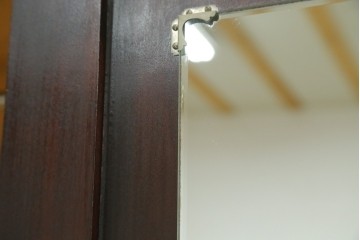 中古　美品　軽井沢彫り　凛と佇む桜の姿が彫刻されたワードローブ　(R-062368)