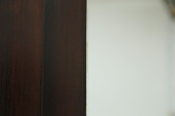 中古　美品　軽井沢彫り　凛と佇む桜の姿が彫刻されたワードローブ　(R-062368)