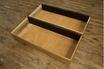 中古　美品　軽井沢彫り　凛と佇む桜の姿が彫刻されたワードローブ　(R-062368)