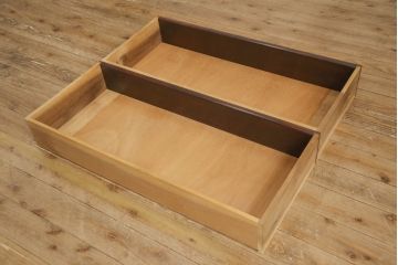 中古　美品　軽井沢彫り　凛と佇む桜の姿が彫刻されたワードローブ(洋服タンス、引き出し、キャビネット、収納棚、戸棚)(R-062368)