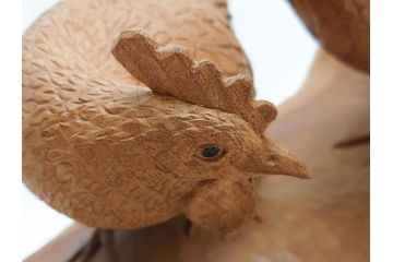 昭和初期　中村七十郎作　角刀　木の温かみを感じる木彫りの置物(チャボ、鳥、二羽、置き物、共箱付き、彫刻家、宮大工)(R-062371)