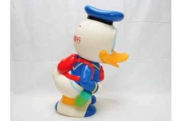当時物　三菱銀行　ノベルティー　ソフビ　2体セット　遠足姿　レトロな表情が可愛いドナルド&デイジーの古い貯金箱(カウンター用、店頭用、企業物、非売品、コインバンク、ディズニー)(R-062374)