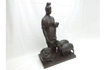 TAKEZO　新海竹蔵　ブロンズ　穏やかな表情の女性と羊の置物(置き物、近代彫刻)(R-062376)
