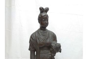 TAKEZO　新海竹蔵　ブロンズ　穏やかな表情の女性と羊の置物(置き物、近代彫刻)(R-062376)