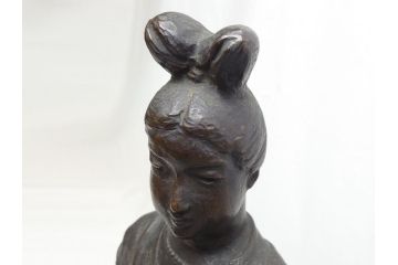 TAKEZO　新海竹蔵　ブロンズ　穏やかな表情の女性と羊の置物(置き物、近代彫刻)(R-062376)