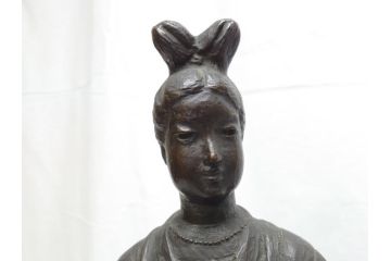 TAKEZO　新海竹蔵　ブロンズ　穏やかな表情の女性と羊の置物(置き物、近代彫刻)(R-062376)