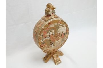 激レア!　明治時代　薩摩錦手　花と人物図鼠蓋太鼓形香炉　繊細な職人技が光る香炉(鑑定書付き、共箱付き、置物、ディスプレイ、仏具)(R-062379)