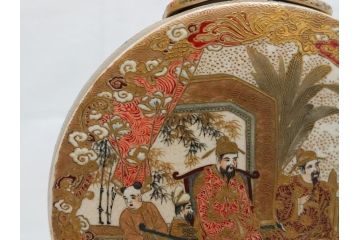 激レア!　明治時代　薩摩錦手　花と人物図鼠蓋太鼓形香炉　繊細な職人技が光る香炉(鑑定書付き、共箱付き、置物、ディスプレイ、仏具)(R-062379)