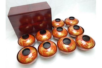 明治期　蒔絵　朱塗り　木製　漆器　雲鶴吸物椀　4寸　約12cm　鮮やかな朱色が食卓を華やかにする蓋付き椀10客セット(和食器、共箱付き、四寸)(R-062380)