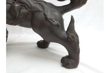 明治期　古銅　塗金　特大　鞠獅子　玉乗り　香炉　勇ましく異彩を放つ表情に惹きつけられる獅子の置物(玉獅子、置き物、仏具、インテリア、ディスプレイ)(R-062382)