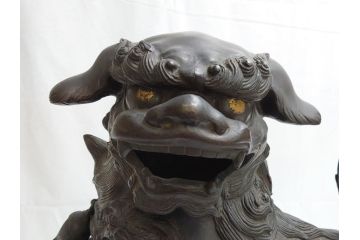 明治期　古銅　塗金　特大　鞠獅子　玉乗り　香炉　勇ましく異彩を放つ表情に惹きつけられる獅子の置物(玉獅子、置き物、仏具、インテリア、ディスプレイ)(R-062382)