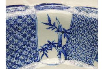 江戸期　成化年製　古伊万里　染付　線描　草花文　1尺1寸　約32.5cm　細かな絵付け技術に魅了される深鉢(一尺一寸、深皿、変形皿、和食器、和皿)(R-062386)