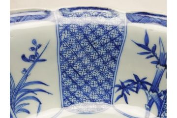 江戸期　成化年製　古伊万里　染付　線描　草花文　1尺1寸　約32.5cm　細かな絵付け技術に魅了される深鉢(一尺一寸、深皿、変形皿、和食器、和皿)(R-062386)