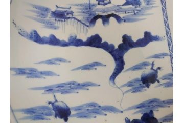 江戸期　古伊万里　染付　城　波に鶴文　亀文　1尺3寸皿　約38.5cm　珍しい図柄の大皿(一尺三寸、和食器、和皿)(R-062387)