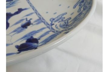 江戸期　古伊万里　染付　城　波に鶴文　亀文　1尺3寸皿　約38.5cm　珍しい図柄の大皿(一尺三寸、和食器、和皿)(R-062387)