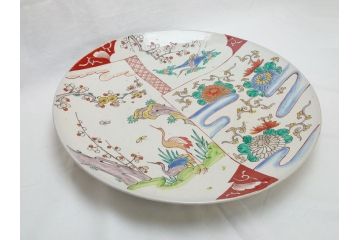 幕末期　伊万里焼　色絵　梅　双鶴　花文　1尺4寸皿　約41cm　色彩豊かで食卓が華やぐ大皿(一尺四寸、和食器、和皿)(R-062388)