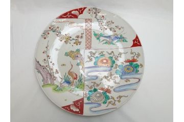 幕末期　伊万里焼　色絵　梅　双鶴　花文　1尺4寸皿　約41cm　色彩豊かで食卓が華やぐ大皿(一尺四寸、和食器、和皿)(R-062388)