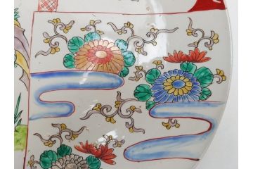 幕末期　伊万里焼　色絵　梅　双鶴　花文　1尺4寸皿　約41cm　色彩豊かで食卓が華やぐ大皿(一尺四寸、和食器、和皿)(R-062388)
