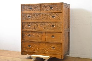 中古　軽井沢彫り　大胆にあしらわれた満開の桜が目を惹くチェスト(引き出し、整理箪笥、収納たんす、和タンス)(R-062392)