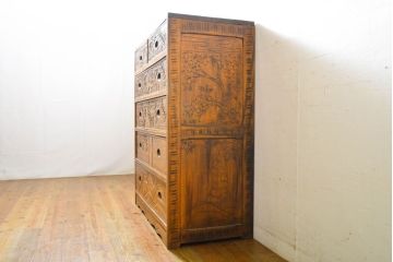 中古　軽井沢彫り　大胆にあしらわれた満開の桜が目を惹くチェスト(引き出し、整理箪笥、収納たんす、和タンス)(R-062392)