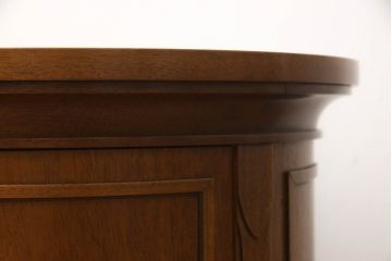 中古　DREXEL HERITAGE(ドレクセルヘリテイジ)　Triune(トライユン)　クラシカルな佇まいと美しい杢目使いが目を惹くドラムテーブル(サイドテーブル、ラウンドテーブル、コーヒーテーブル、サイドキャビネット)(R-062401)