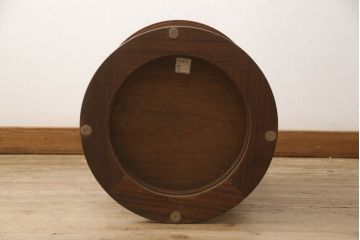 中古　DREXEL HERITAGE(ドレクセルヘリテイジ)　Triune(トライユン)　クラシカルな佇まいと美しい杢目使いが目を惹くドラムテーブル(サイドテーブル、ラウンドテーブル、コーヒーテーブル、サイドキャビネット)(R-062401)