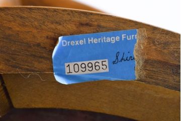 中古　DREXEL HERITAGE(ドレクセルヘリテイジ)　Grand Villa(グランドヴィラ)　くつろぎの時間を演出するキャスター付きアームチェア(椅子、イス、ダイニングチェア)(R-062404)