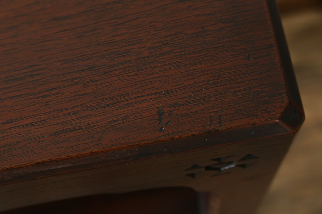 和製アンティーク　激レア　彫刻家　山根八春(やまねやつはる、はっしゅん)　レリーフ入り　なかなかお目にかかれない希少なサイドテーブル　(R-062411)