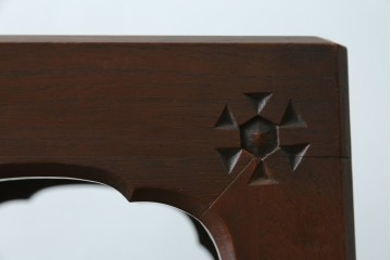 和製アンティーク　激レア　彫刻家　山根八春(やまねやつはる、はっしゅん)　レリーフ入り　なかなかお目にかかれない希少なサイドテーブル　(R-062411)