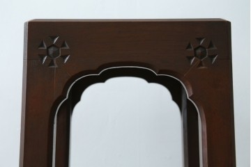 和製アンティーク　激レア　彫刻家　山根八春(やまねやつはる、はっしゅん)　レリーフ入り　なかなかお目にかかれない希少なサイドテーブル　(R-062411)