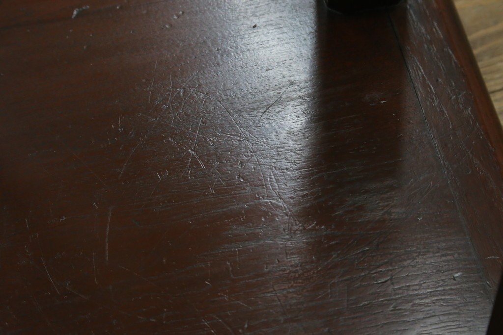 和製アンティーク　激レア　彫刻家　山根八春(やまねやつはる、はっしゅん)　レリーフ入り　なかなかお目にかかれない希少なサイドテーブル　(R-062411)