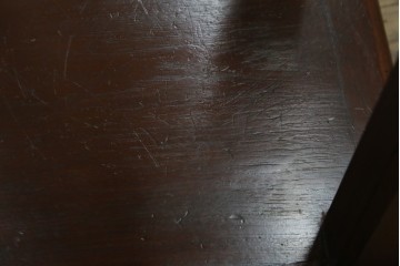 和製アンティーク　激レア　彫刻家　山根八春(やまねやつはる、はっしゅん)　レリーフ入り　なかなかお目にかかれない希少なサイドテーブル　(R-062411)