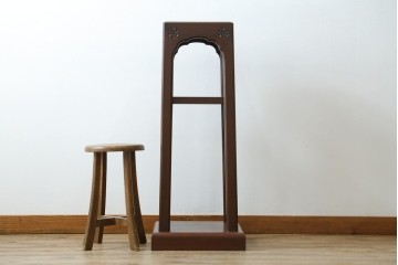 和製アンティーク　激レア　彫刻家　山根八春(やまねやつはる、はっしゅん)　レリーフ入り　なかなかお目にかかれない希少なサイドテーブル　(R-062411)