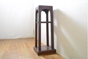 和製アンティーク　激レア　彫刻家　山根八春(やまねやつはる、はっしゅん)　レリーフ入り　なかなかお目にかかれない希少なサイドテーブル(花台、コーナーラック、飾り棚)(R-062411)