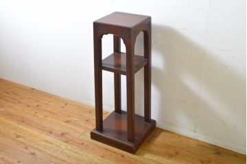 和製アンティーク　激レア　彫刻家　山根八春(やまねやつはる、はっしゅん)　レリーフ入り　なかなかお目にかかれない希少なサイドテーブル(花台、コーナーラック、飾り棚)(R-062411)