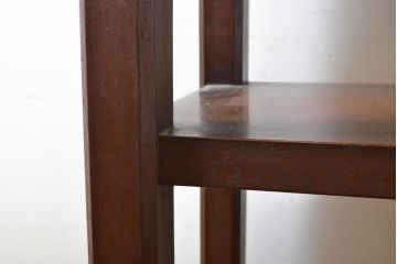 和製アンティーク　激レア　彫刻家　山根八春(やまねやつはる、はっしゅん)　レリーフ入り　なかなかお目にかかれない希少なサイドテーブル(花台、コーナーラック、飾り棚)(R-062411)
