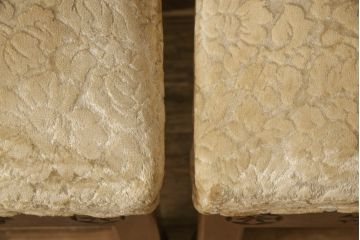 和製アンティーク　彫刻家　山根八春(やまねやつはる、はっしゅん)　背もたれの植物柄やレリーフが目を惹くチェア2脚セット(ダイニングチェア、アームレスチェア、椅子、イス)(R-062412)